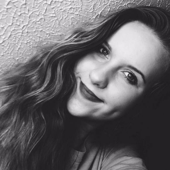 Meet your Posher, Megan - Picture 1 of 1